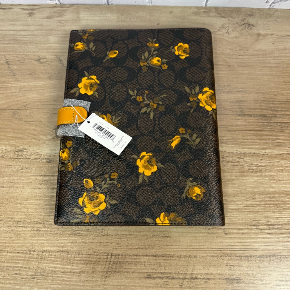 Coach Notebook yellow flowers with a free Planner Set Price Is firm - Picture 5 of 16